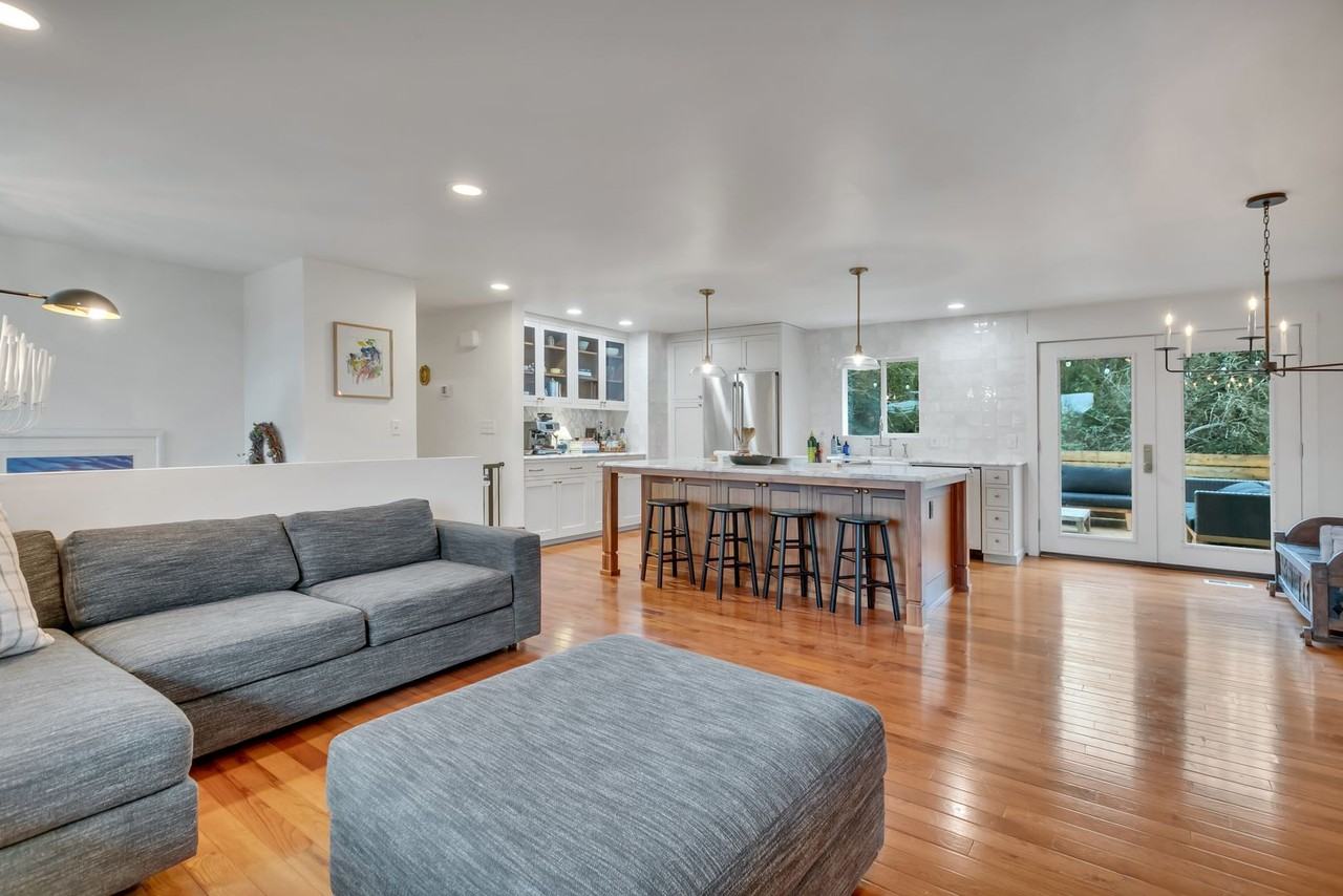 10216 12th Ave Sw - Photo 6 of 33