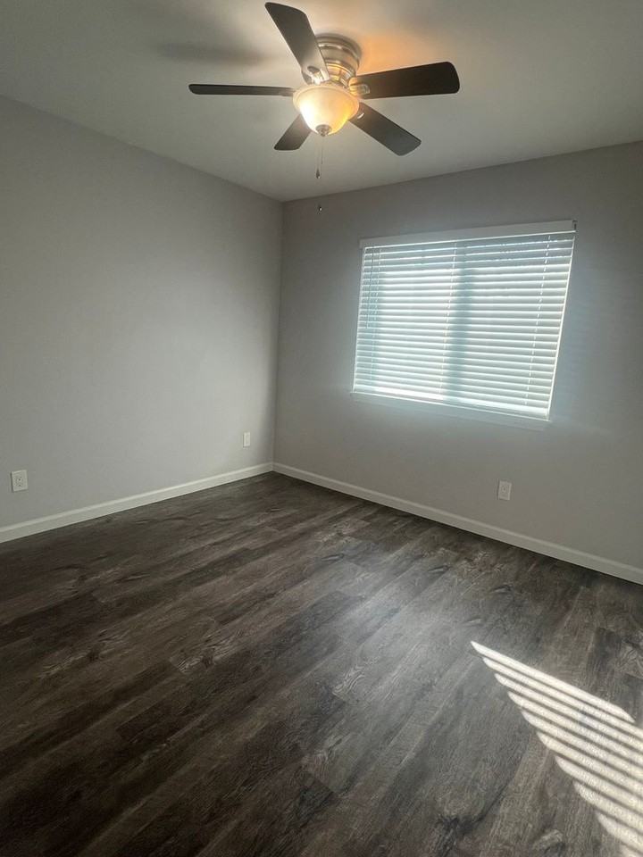 1547 Lacey Ln - Photo 7 of 17