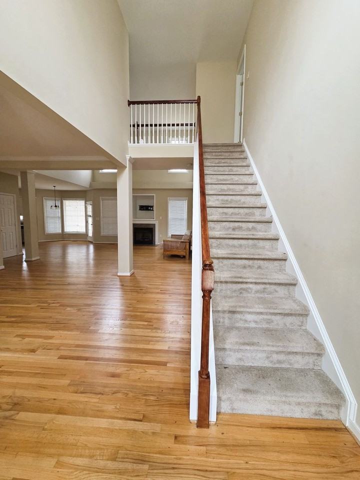 8542 Sunningdale Ter - Photo 2 of 40