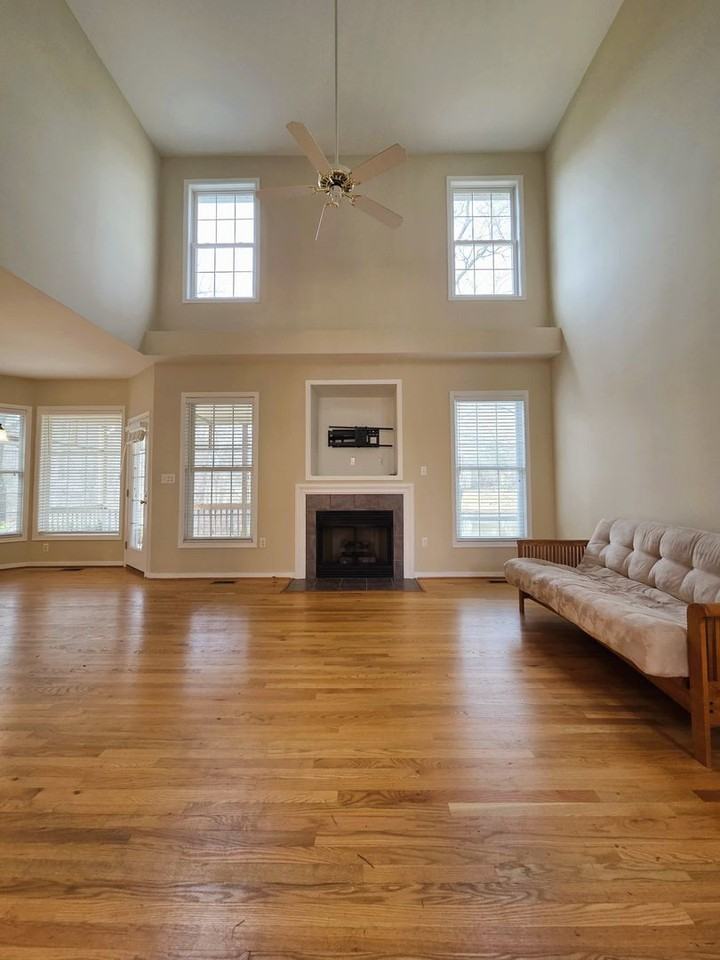 8542 Sunningdale Ter - Photo 6 of 40