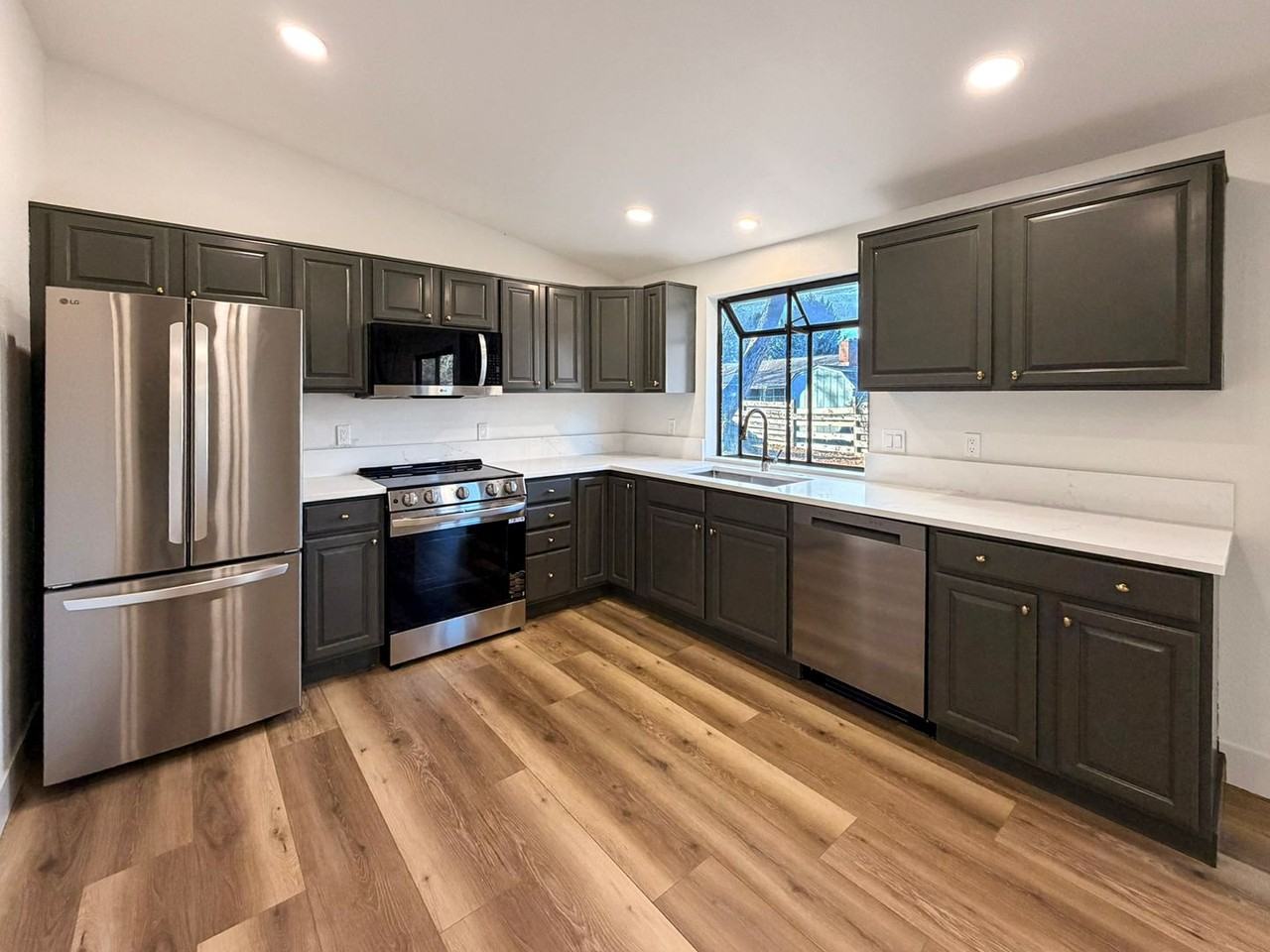 4017 S Minuteman Way - Photo 7 of 18