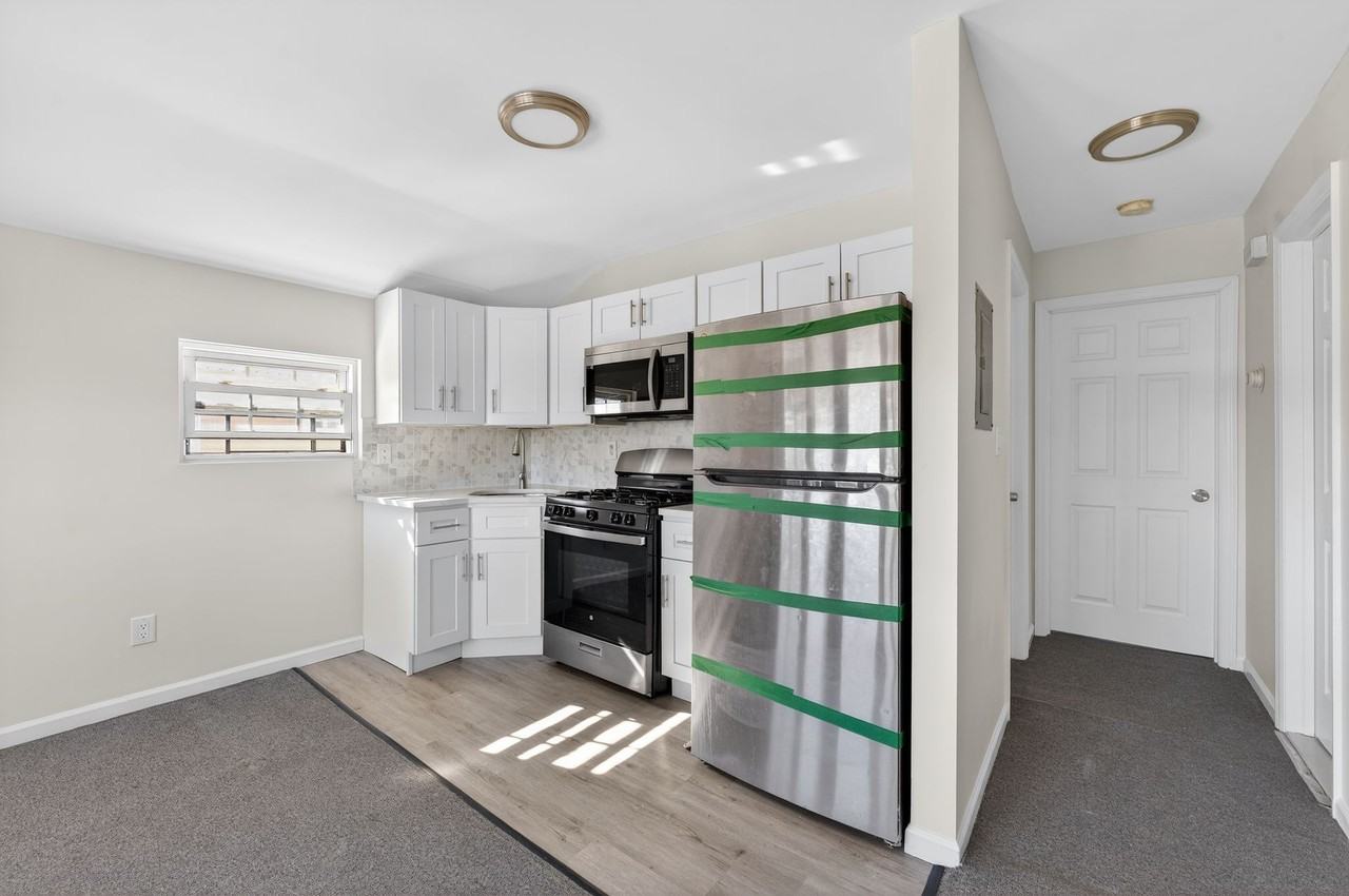 147-20 226th St - Photo 5 of 50