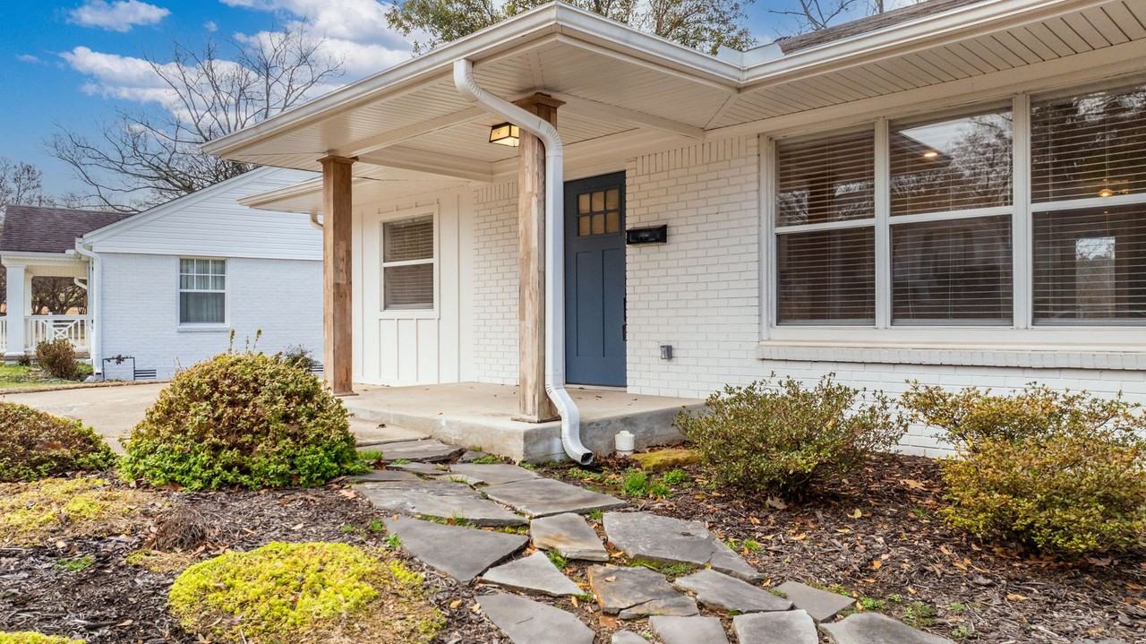 2420 Durwood Rd - Photo 5 of 43