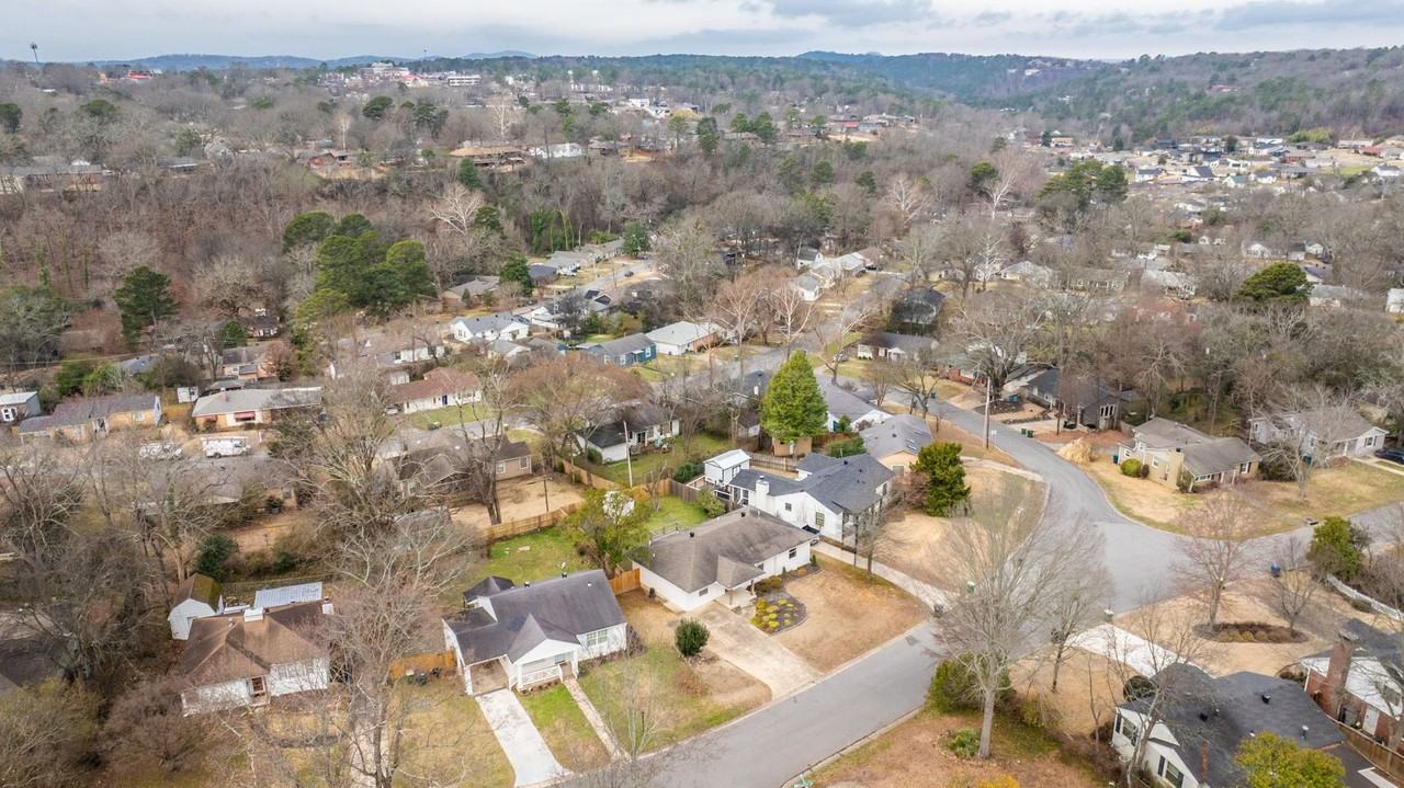 2420 Durwood Rd - Photo 6 of 43