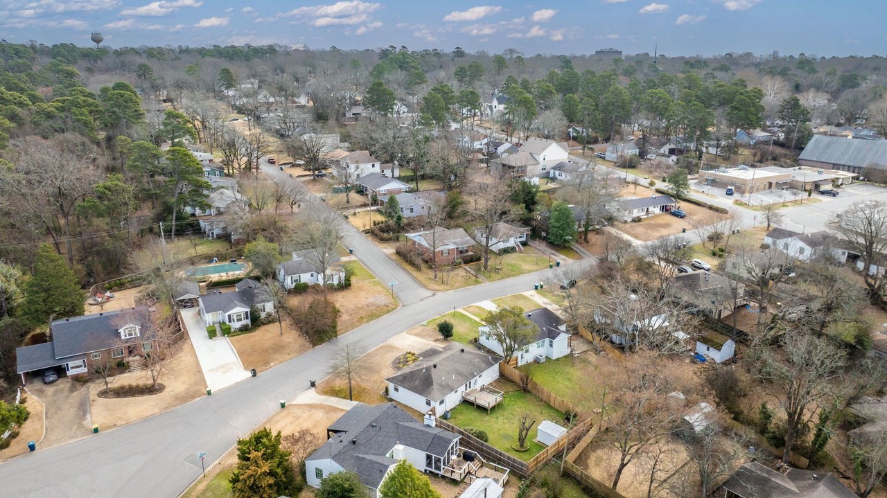 2420 Durwood Rd - Photo 7 of 43