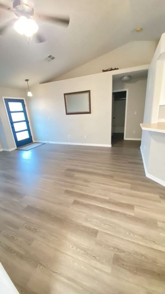 3813 Bismark Ave - Photo 3 of 24