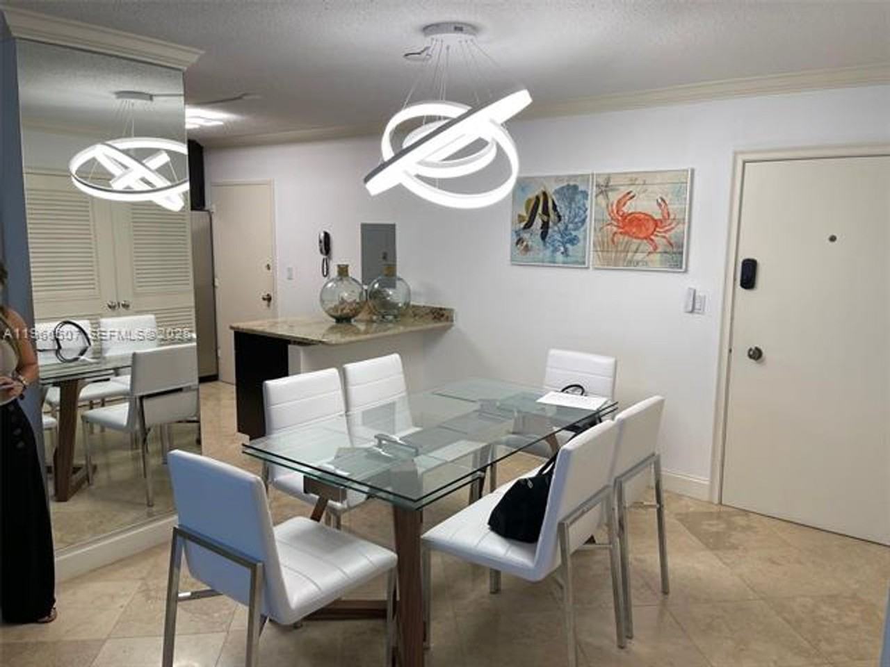 5555 5555 Collins Ave appt 7Z - Photo 2 of 12