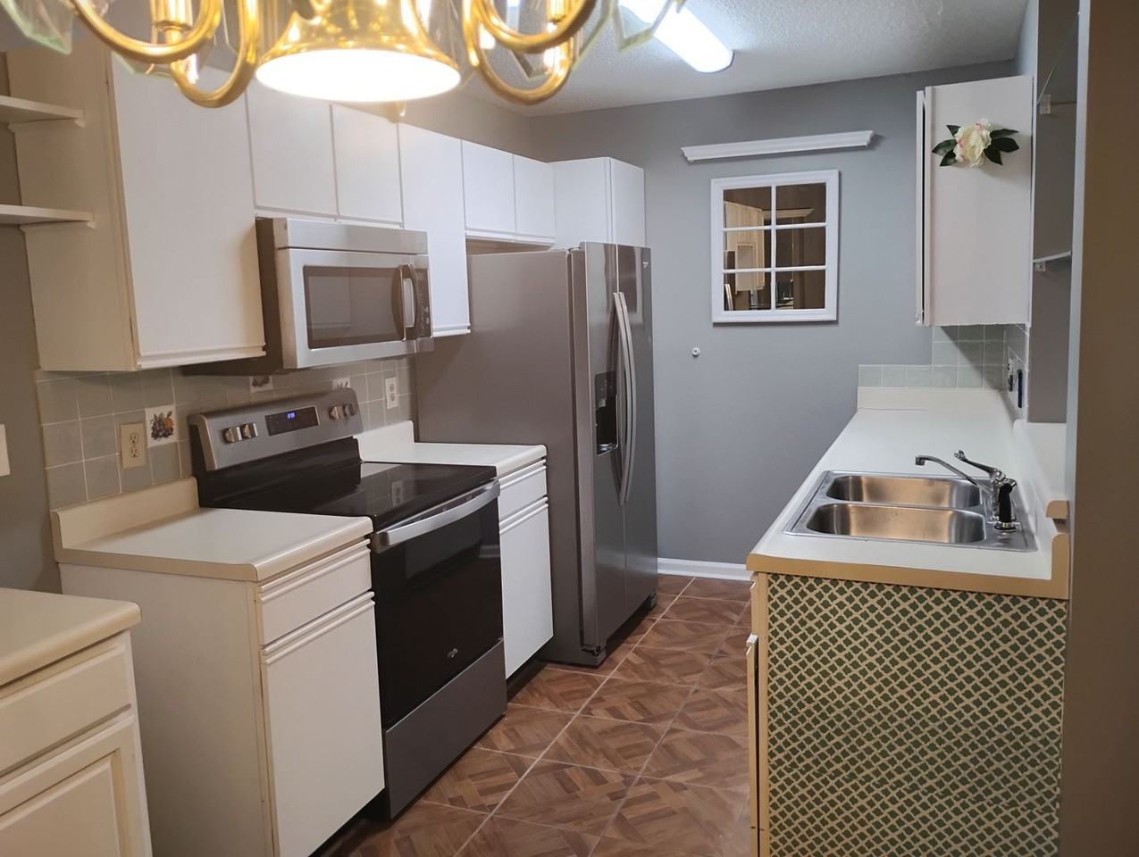 2226 Huntingdon Dr - Photo 3 of 16