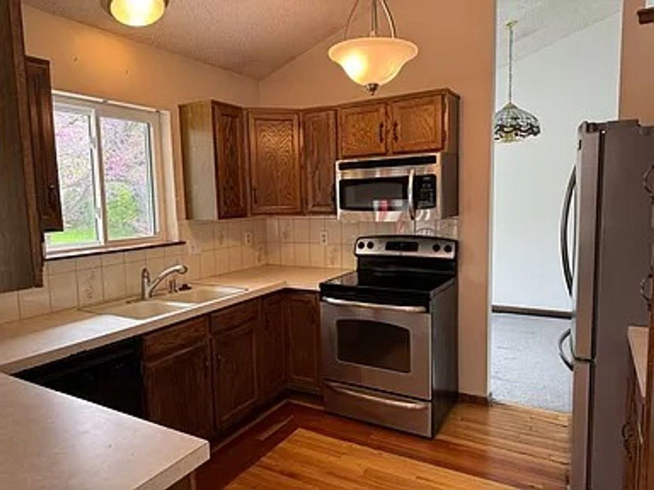 1818 Lashley St - Photo 2 of 16