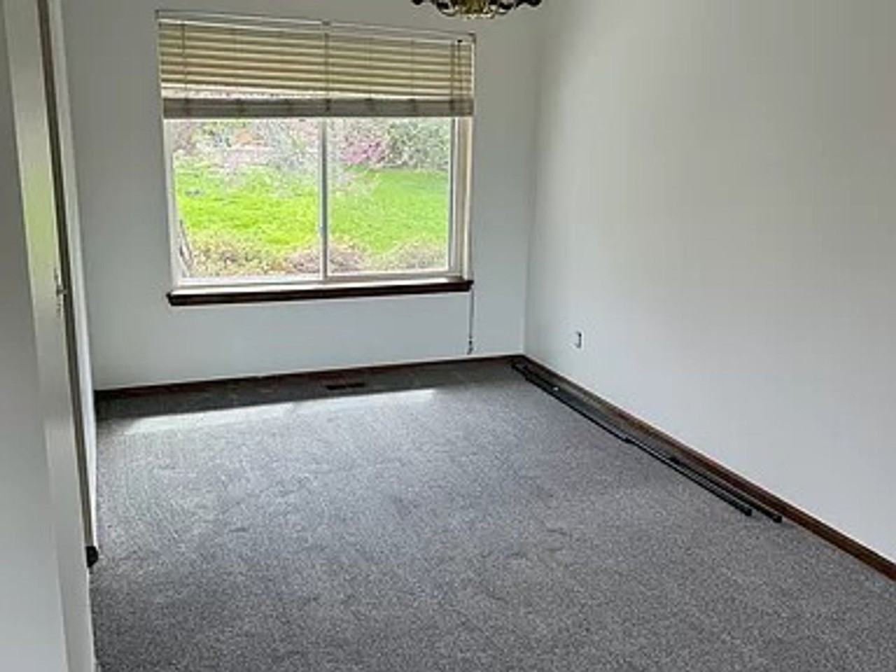 1818 Lashley St - Photo 5 of 16