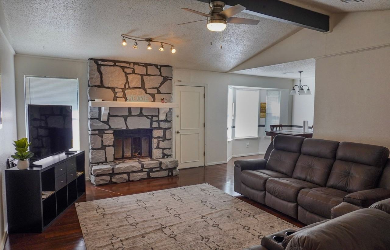 6730 S Quincy Ave - Photo 2 of 14