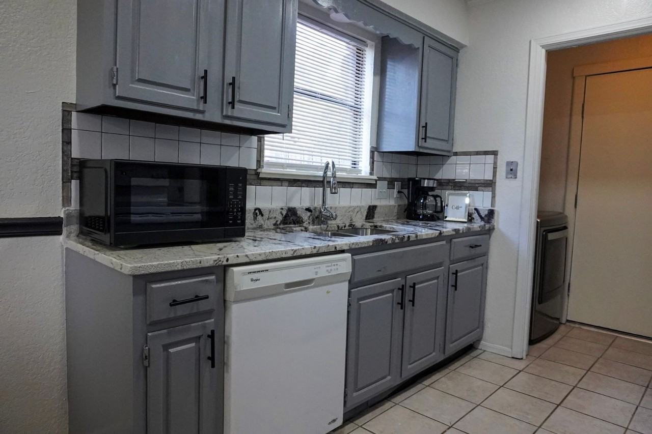 6730 S Quincy Ave - Photo 5 of 14