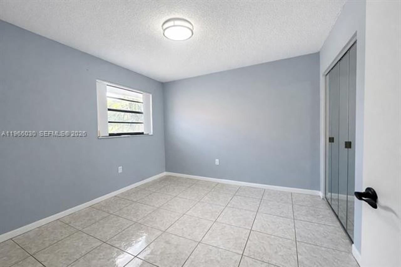 550 550 SW 115th Ave th 550 - Photo 5 of 12