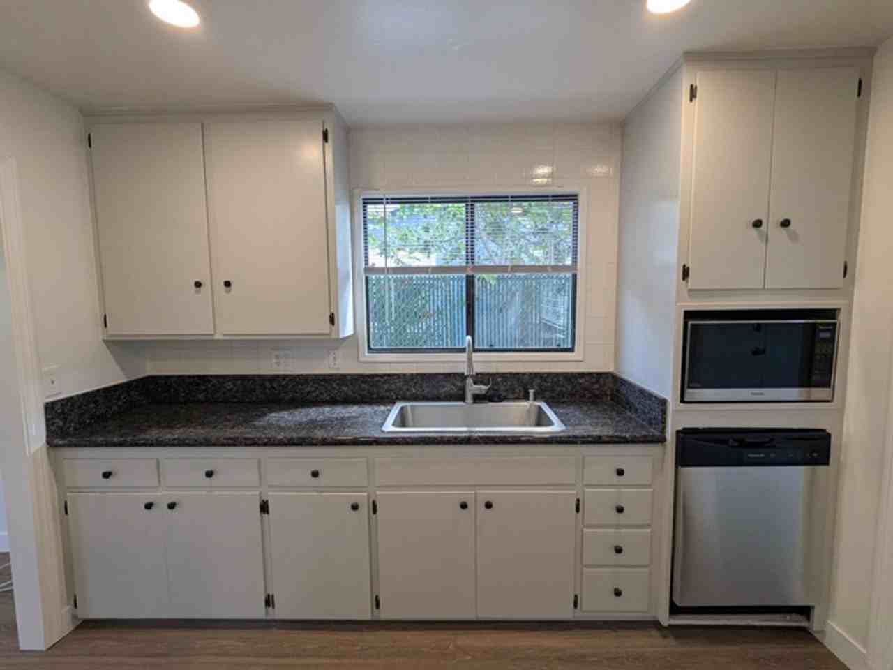 8802 Glenhaven St - Photo 7 of 31