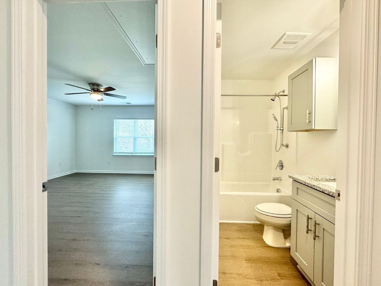 905 Dillard St - Photo 6 of 14