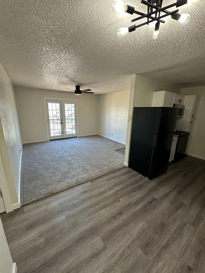 313 S Chickasaw Ave - Photo 4 of 15