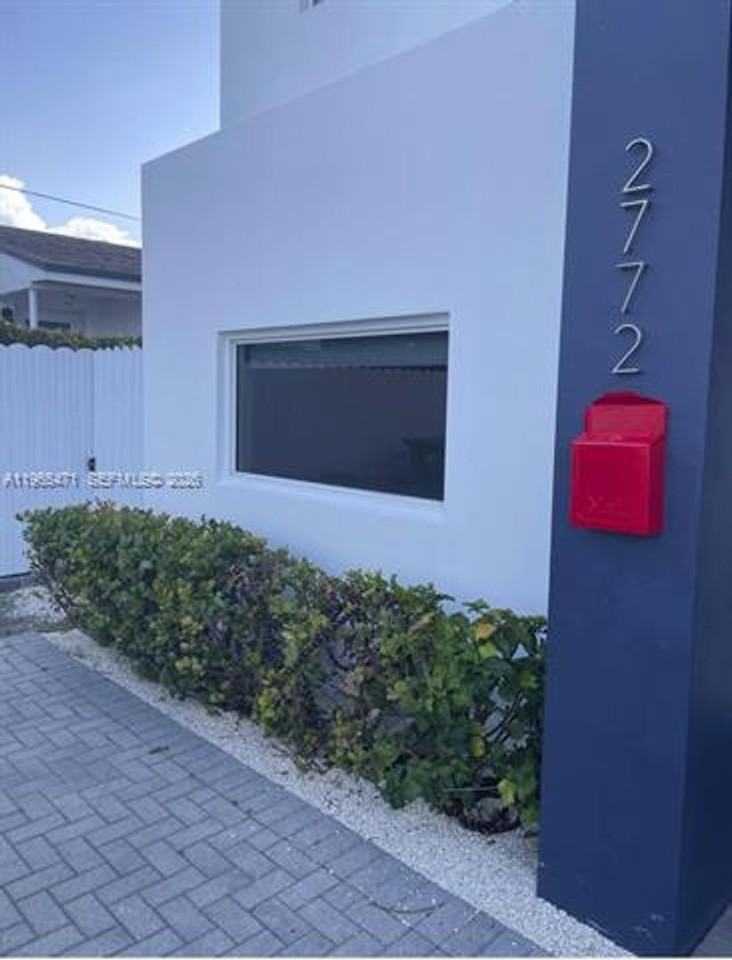 2772 2772 SW 31st Ct th 2772 - Photo 6 of 34