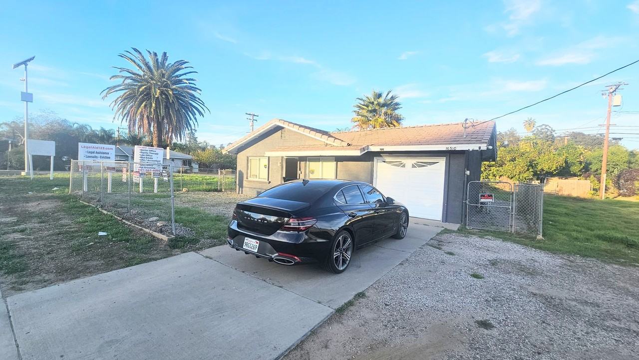 16510 Lakeshore Dr - Photo 2 of 17