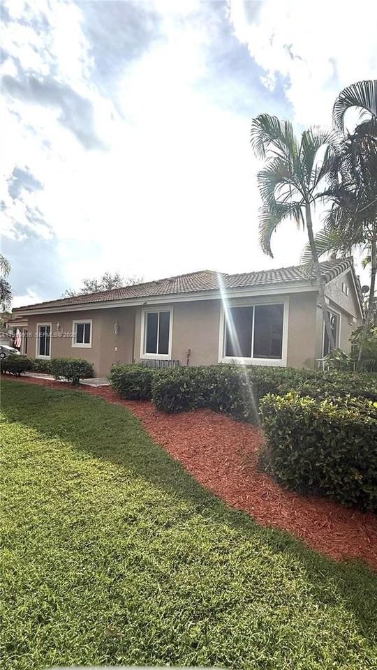 15825 Sw 11th St - Photo 6 of 10