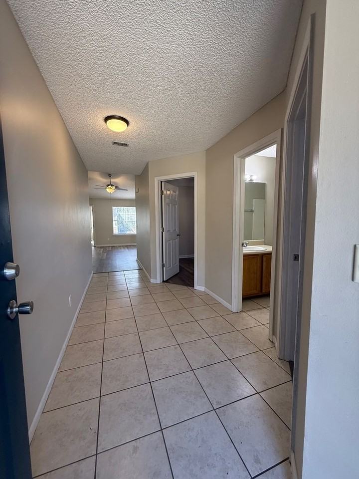 120 Sapalo Dr - Photo 3 of 22