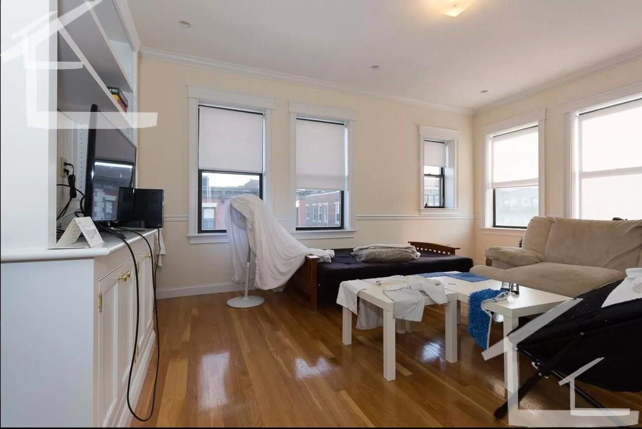 74 Quint Ave - Photo 2 of 6