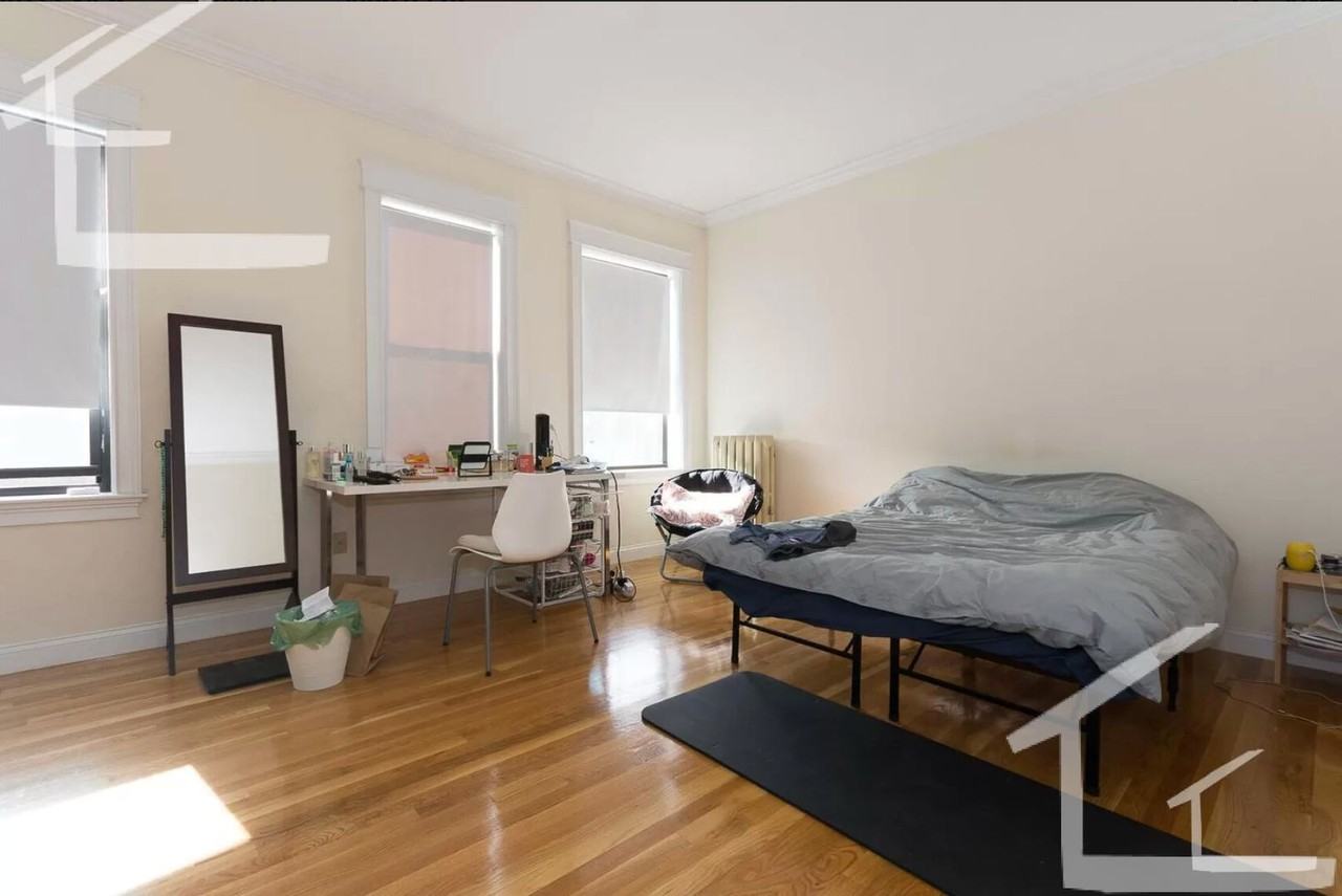 74 Quint Ave - Photo 3 of 6