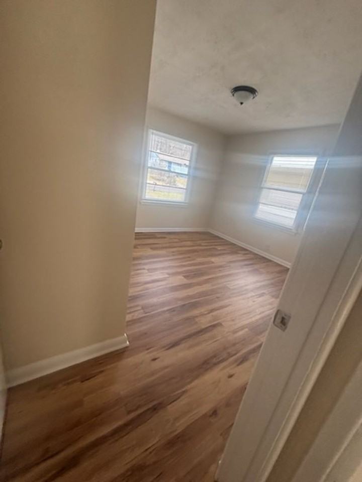 2218 Chester St - Photo 6 of 7