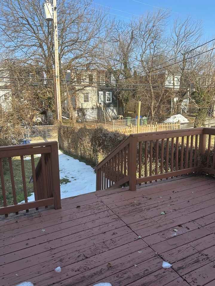 1610 Carswell St - Photo 5 of 17