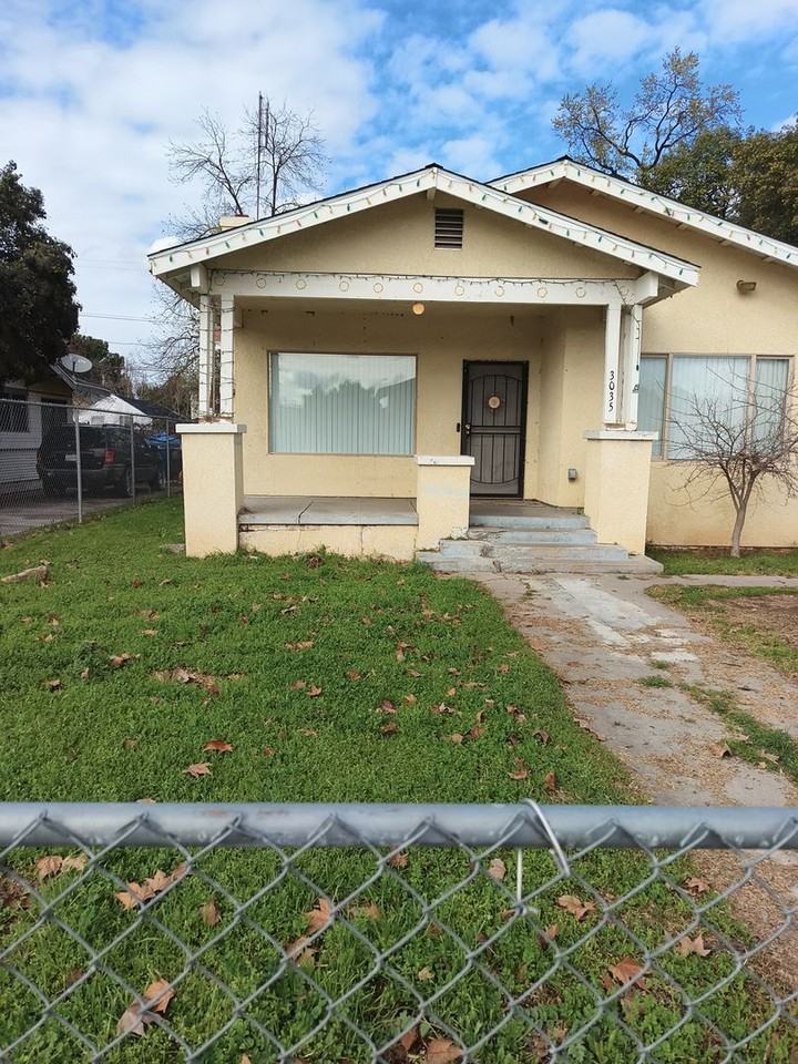 3035 E El Monte Way - Photo 3 of 33