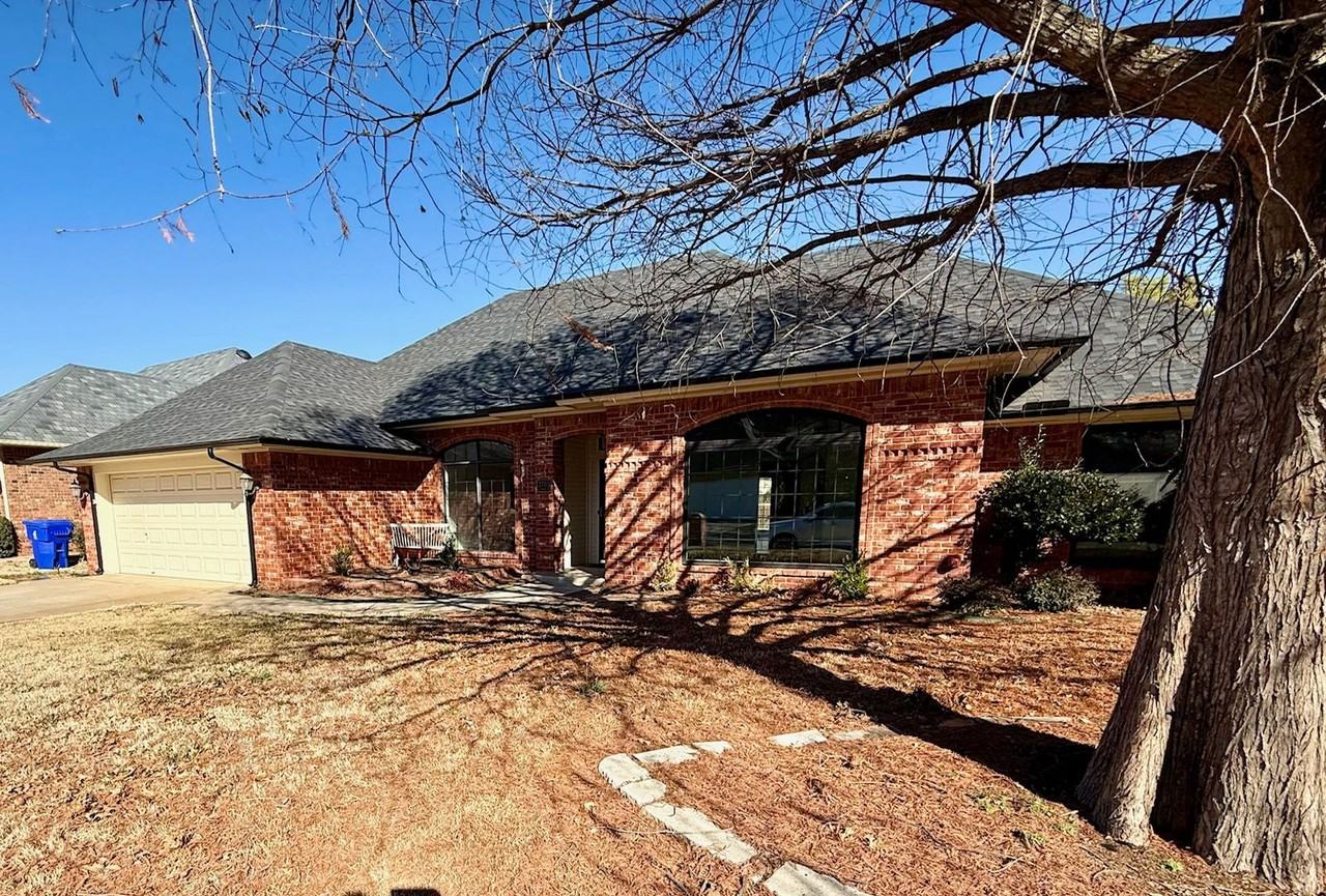 3705 Barwick Dr - Photo 2 of 31