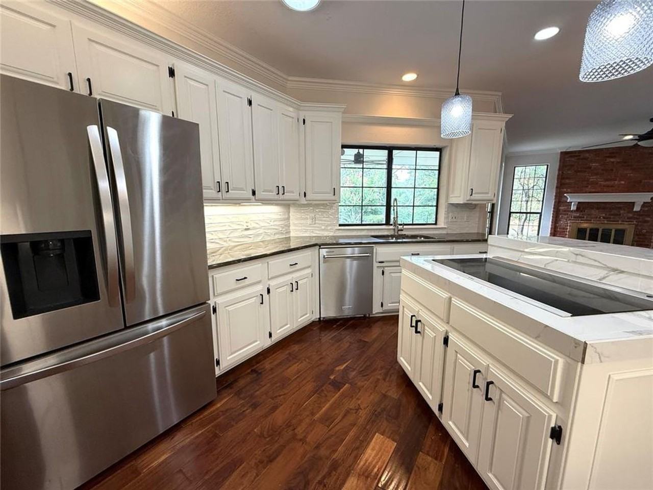 3705 Barwick Dr - Photo 3 of 31