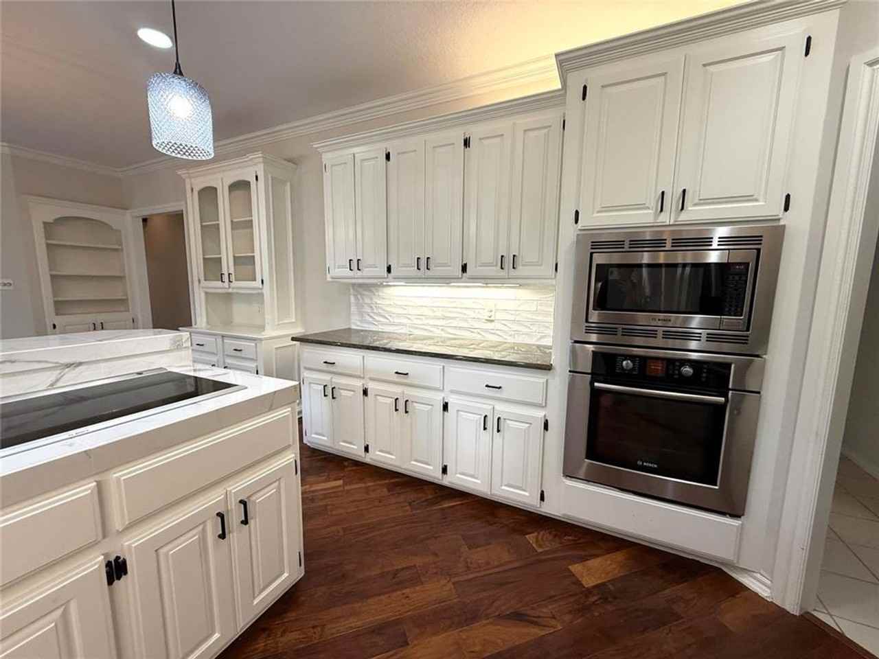 3705 Barwick Dr - Photo 6 of 31