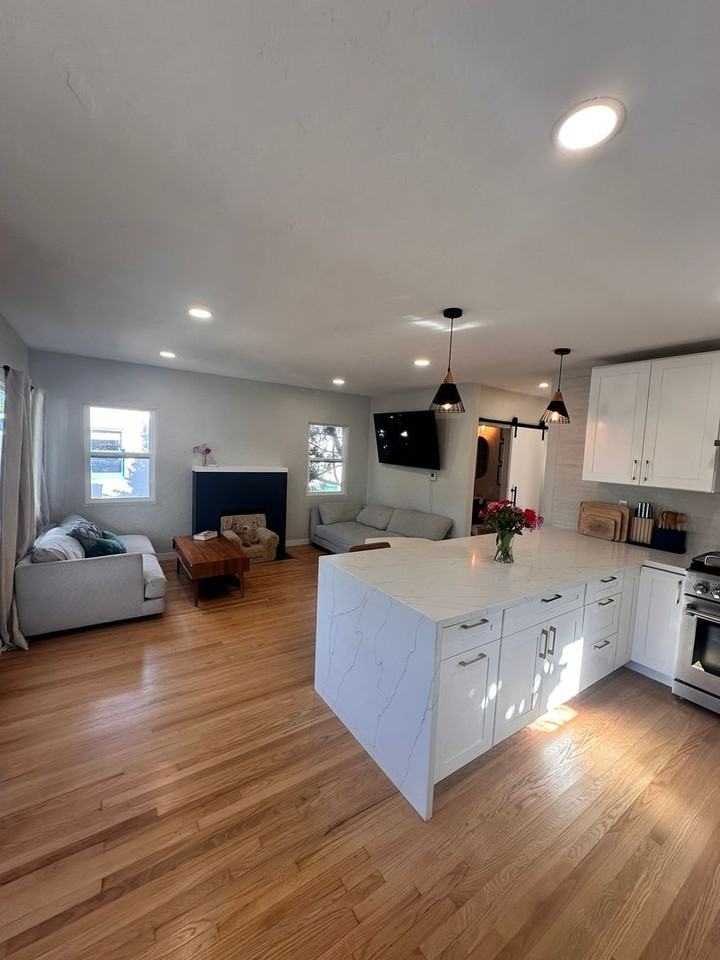 3542 Poe St - Photo 7 of 34