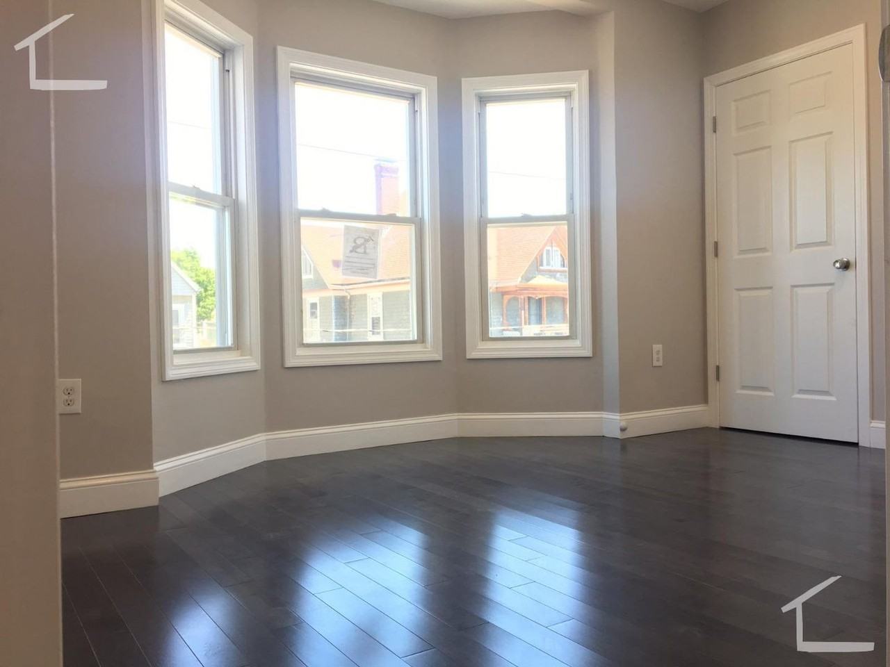 77 Linden St