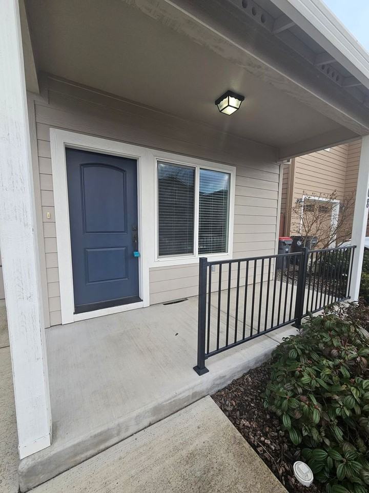 504/508 Gray Court - Photo 2 of 24