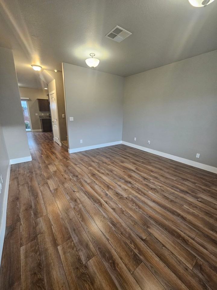 504/508 Gray Court - Photo 3 of 24