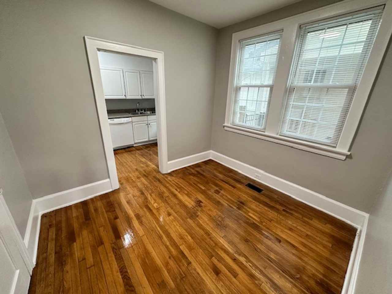 116 S Edisto Ave - Photo 2 of 5