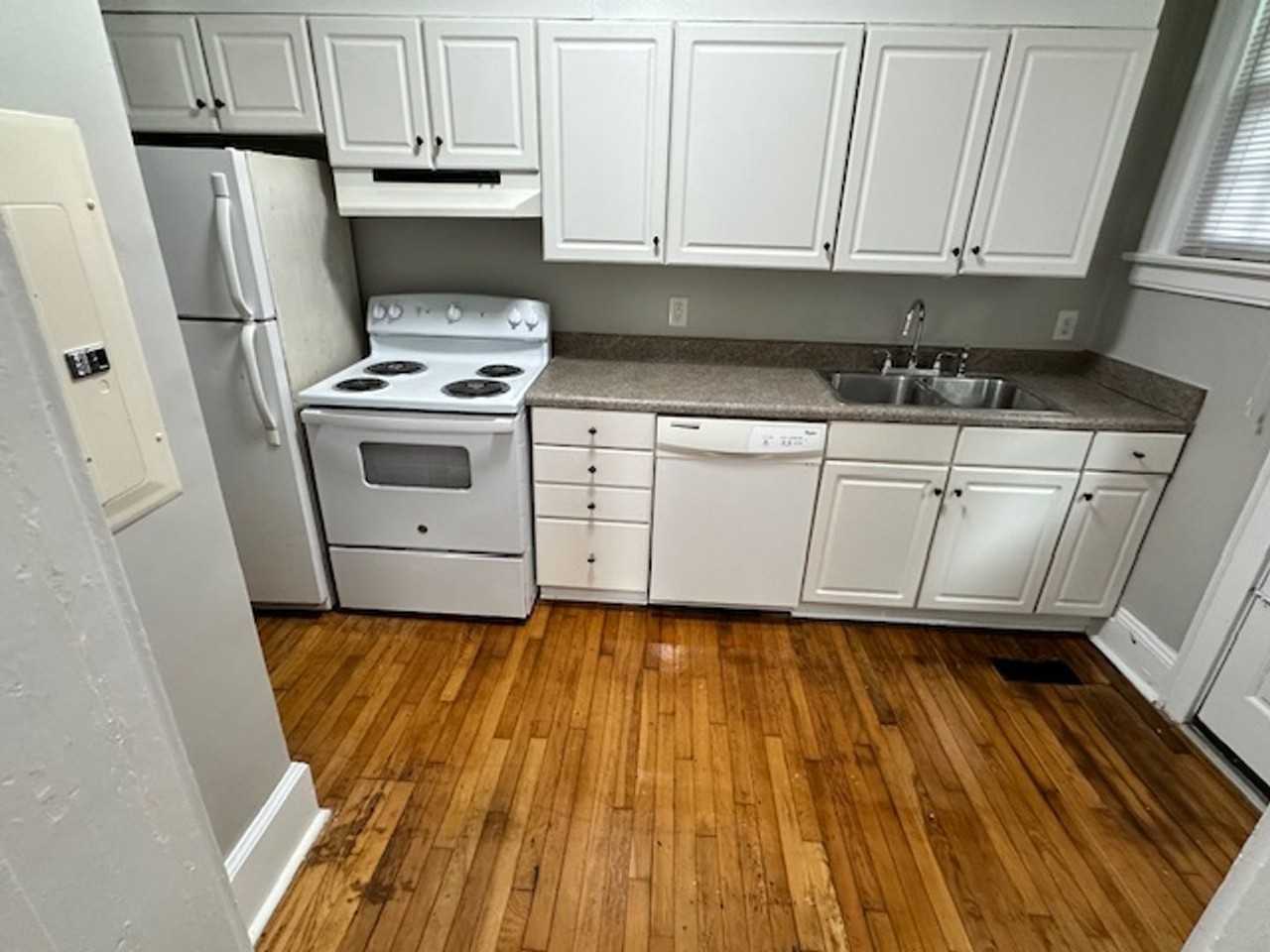 116 S Edisto Ave - Photo 3 of 5