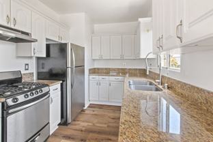 1241 9th St in Santa Monica. Steps to Wilshire Blvd! - Photo 1 of 1