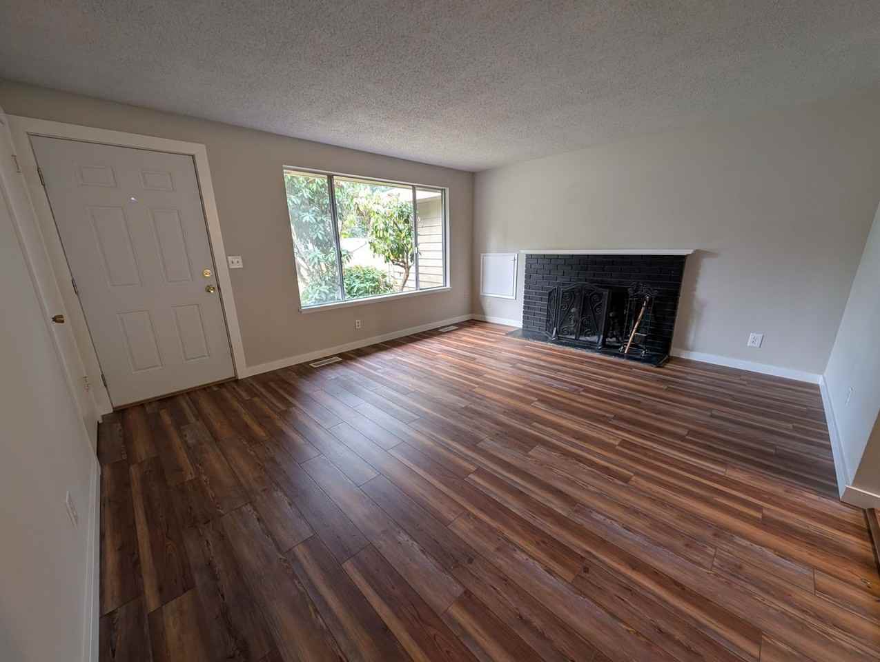 3683 Briarwood Dr Se - Photo 4 of 22