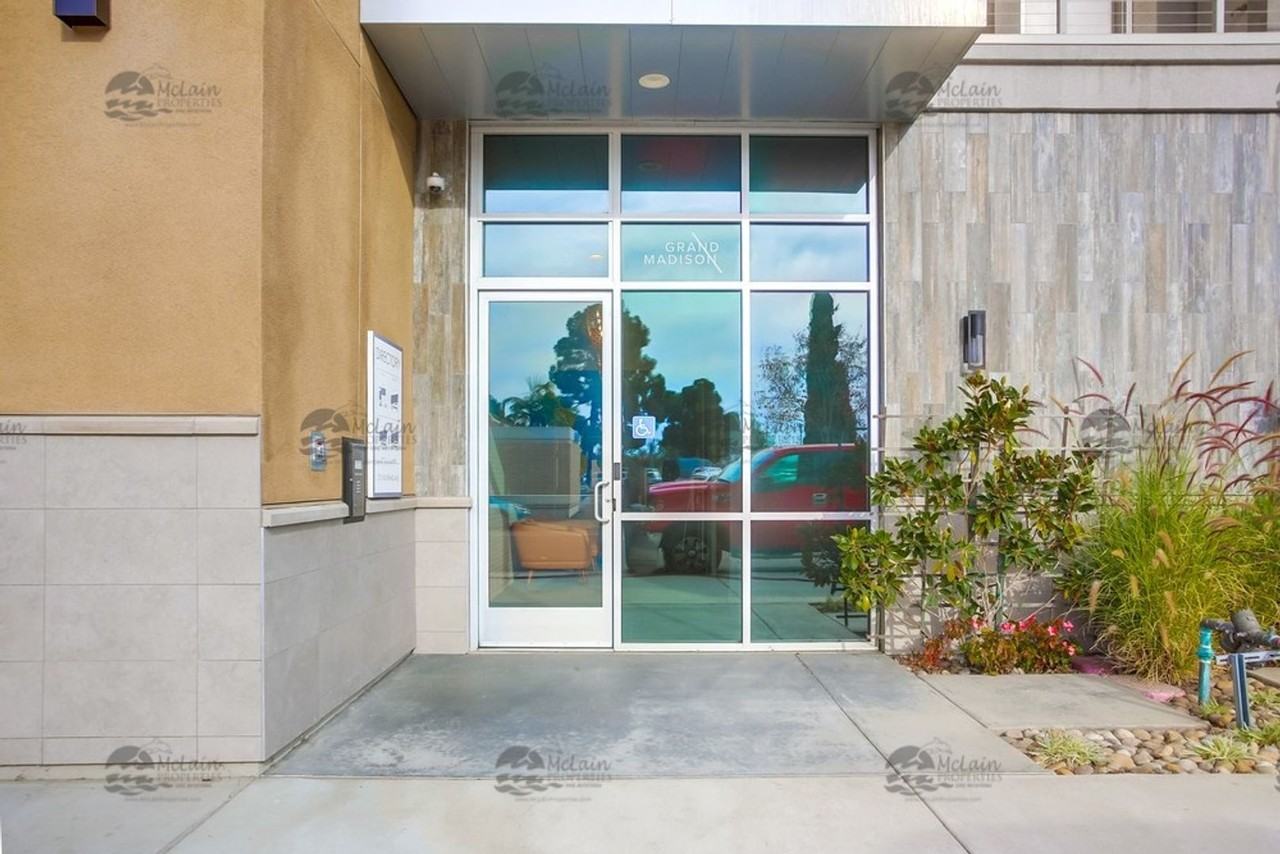 725 Grand Ave - Photo 3 of 50