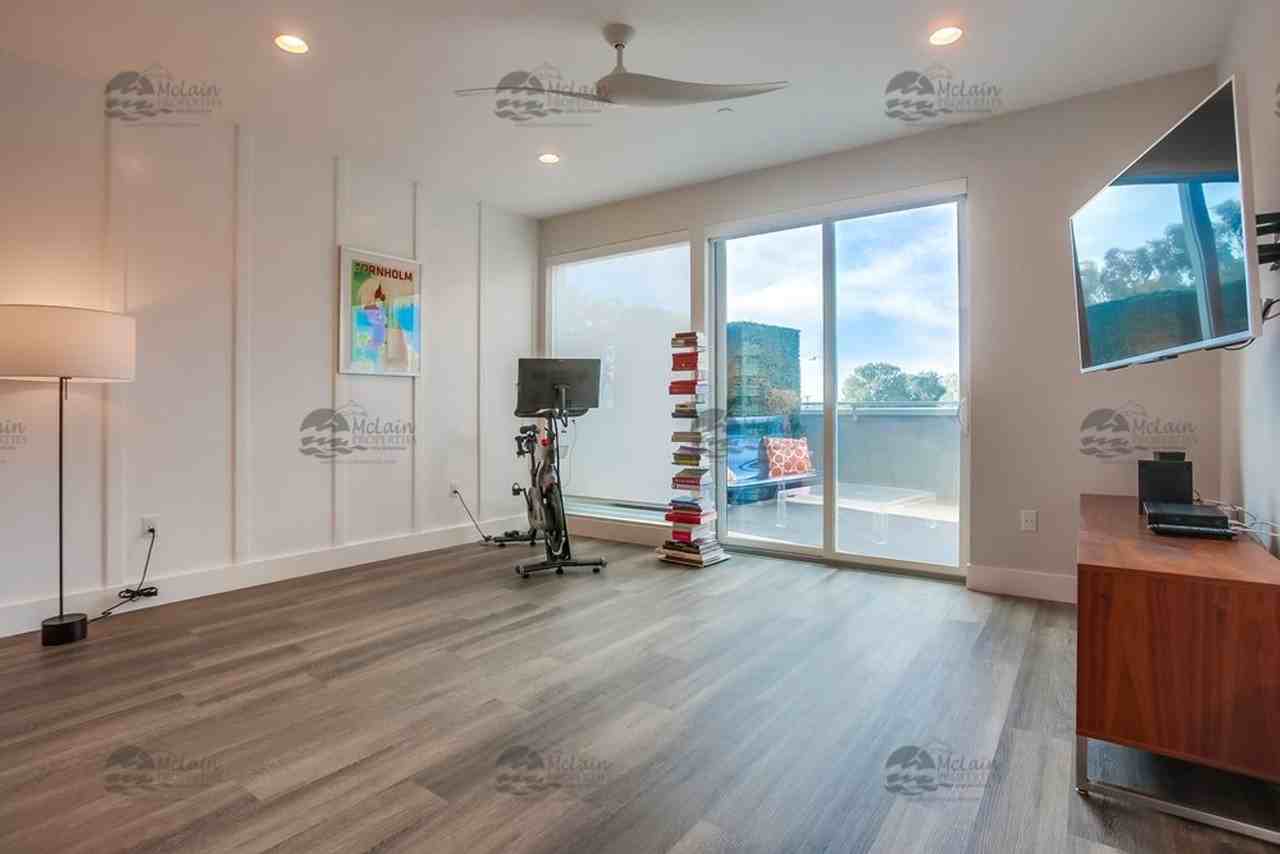 725 Grand Ave - Photo 7 of 50