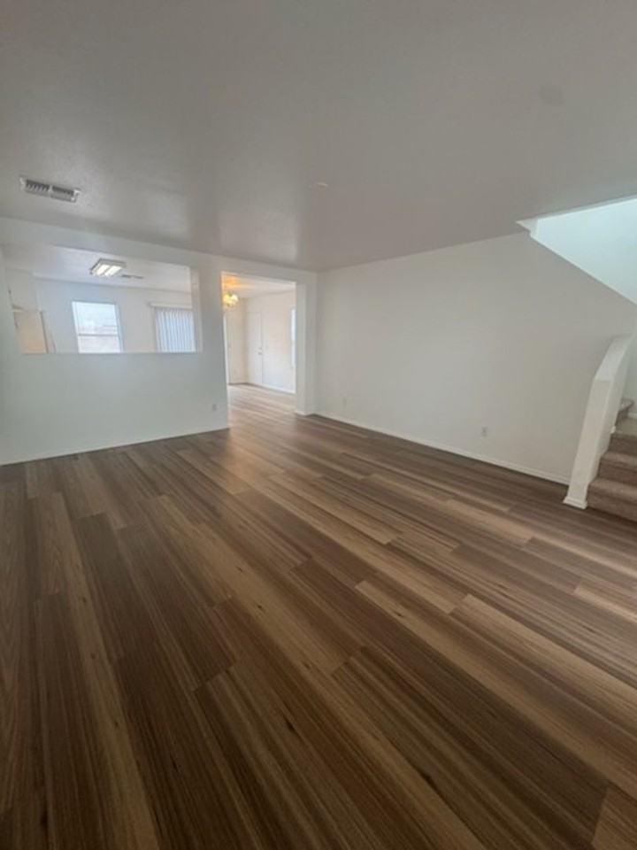 11237 W Baden St - Photo 5 of 36