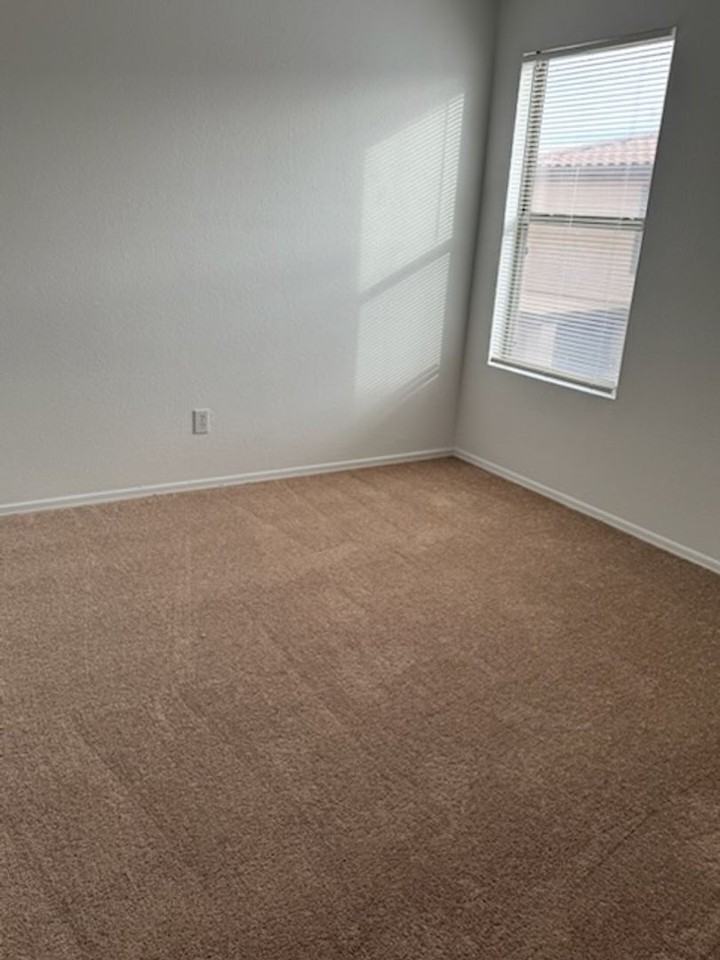 11237 W Baden St - Photo 6 of 36