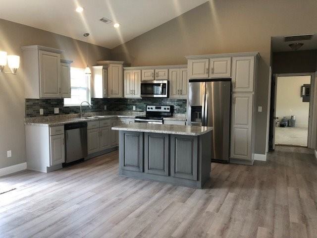 126 Deerfield Dr - Photo 3 of 13
