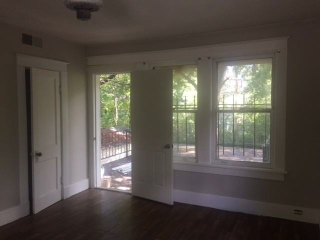 3665 Spottswood Ave - Photo 2 of 8