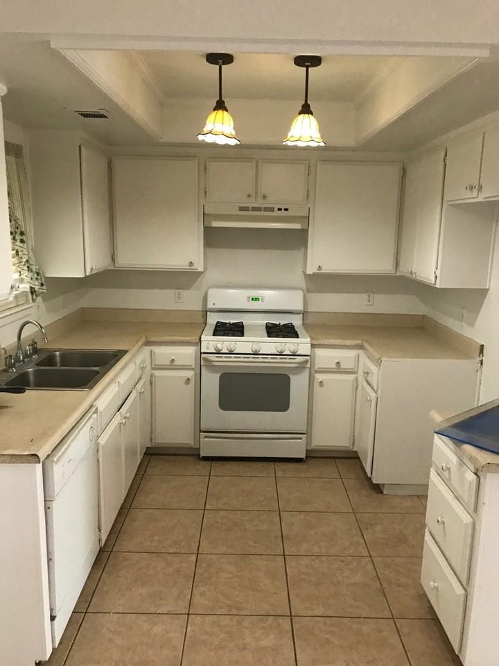 22219 Sioux Rd - Photo 2 of 9