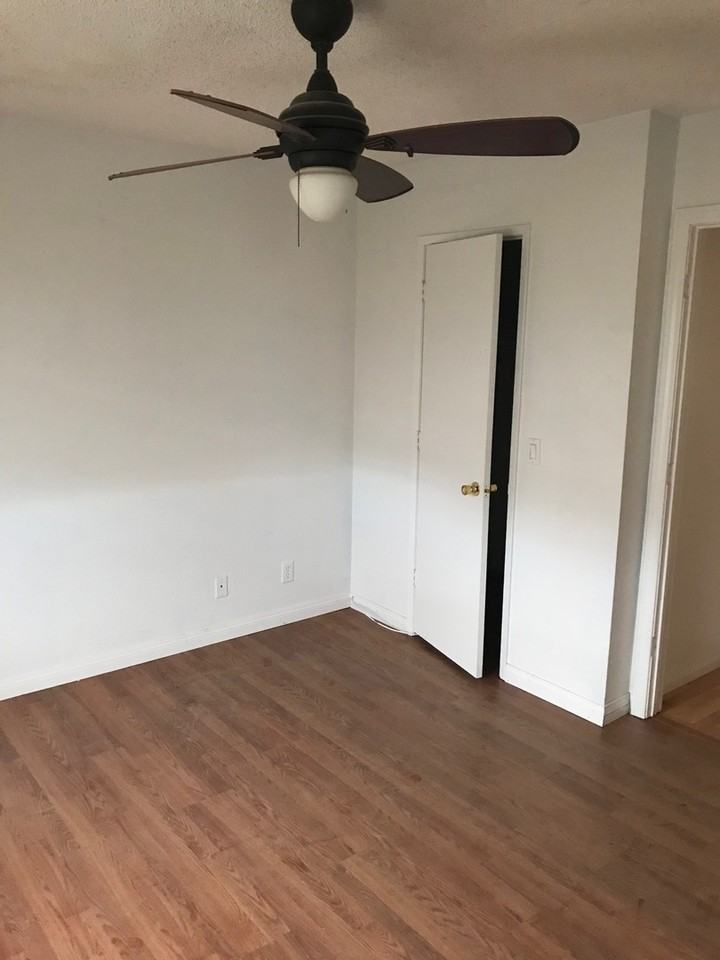 22219 Sioux Rd - Photo 5 of 9