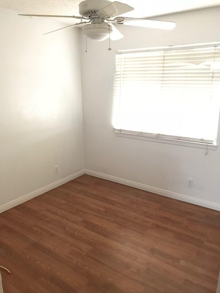 22219 Sioux Rd - Photo 6 of 9