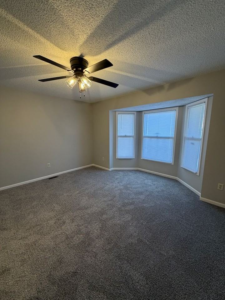 1835 S Stacey St - Photo 4 of 13